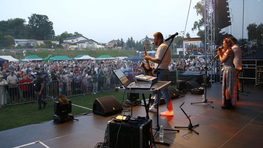 Truskawkobranie za nami. Zagrały Grzaniec i Weź Nie Pytaj