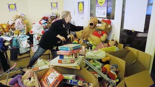 Trwa akcja PDPZ. Wydawanie darów i Mecz Słodkich Serc