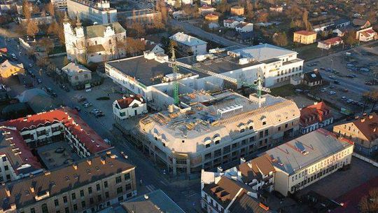 Trwa budowa Rywala. Widok z góry na nowe centrum handlowe