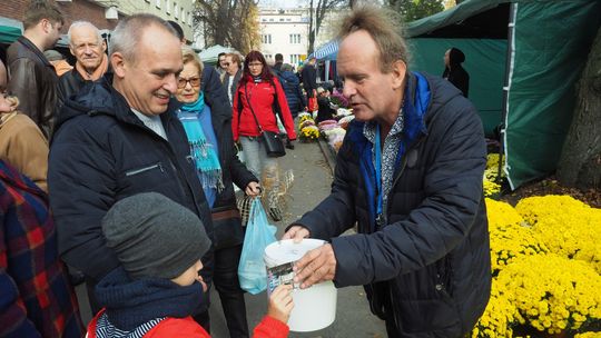 Trwa kwesta na zabytkowe nagrobki na cmentarzu przy ul. Lipowej w Lublinie [zdjęcia]