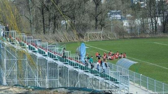 Trwa przebudowa stadionu w Lublinie. Dotarła nowa trybuna