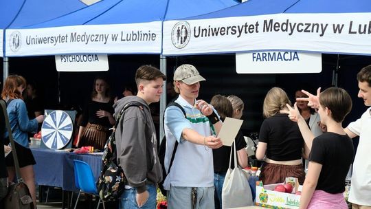 Trwa rekrutacja na studia. Maturzyści już wybierają