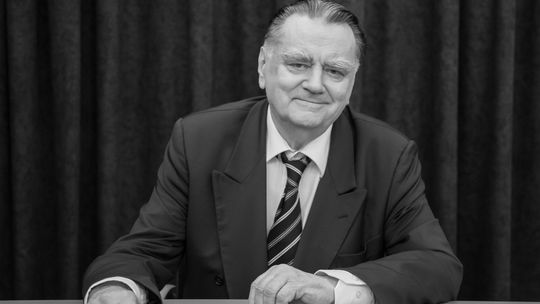 Trwa żałoba narodowa w Polsce po śmierci byłego premiera Jana Olszewskiego