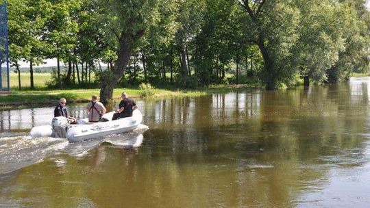 Trwają poszukiwania nastolatków, których porwała rzeka
