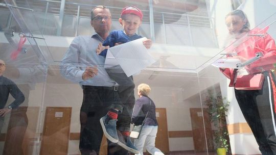 Trwają wybory do Parlamentu Europejskiego. PKW: Frekwencja na 17:00 wyniosła 32,51 proc.