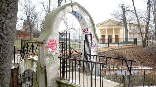 Trzech chętnych do remontu zabytkowej kładki