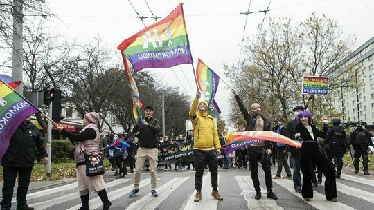 Trzeci Marsz Równości w Lublinie. Tańcząc i śpiewając szli dla tych, którzy się boją