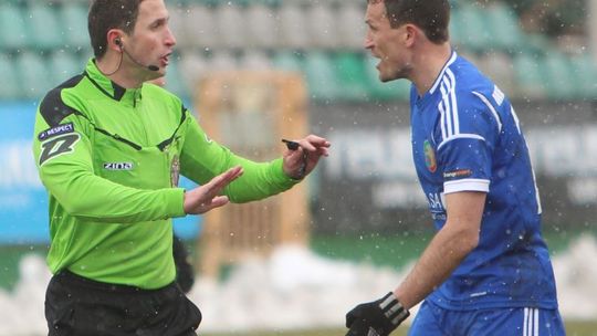 Trzy czerwone kartki w meczu Bogdanka-Miedź. \"Sędzia zrobił kabaret\"