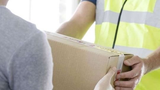 Trzy lata więzienia za napad na pracownika firmy kurierskiej