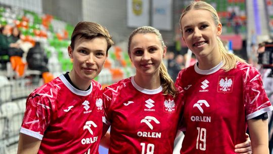 Trzy zawodniczki MKS FunFloor znowu zagrały w reprezentacji, Polska przegrała z Danią