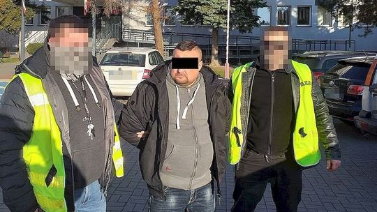 Trzymał cały arsenał pod podłogą gołębnika. Może spędzić kilka lat za kratkami