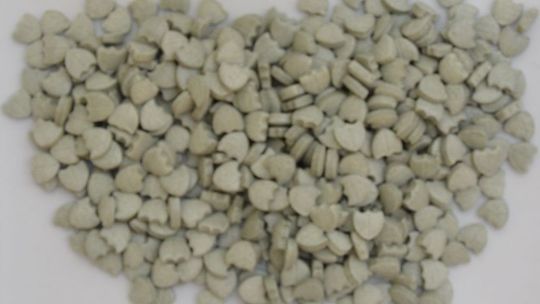 Trzymał narkotyki w mieszkaniu. Grozi mu nawet do 10 lat więzienia