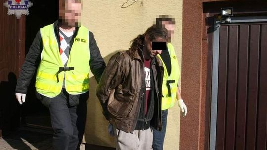 Trzymał narkotyki w piwnicy, grozi mu 10 lat więzienia (wideo)