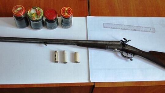 Trzymał w domu XIX wieczną strzelbę. \"Strzelałem do wiwatu\"