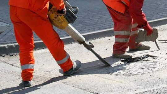 Tu kopią, tam remontują. Utrudnienia drogowe w Lublinie