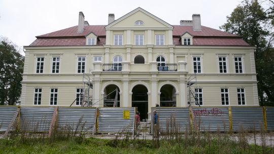 Tu miało być nowoczesne muzeum multimedialne. Po wielkich planach zostały długi 