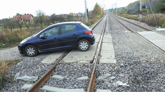 Tu może dojść do tragedii. Przejazdy kolejowe w złym stanie. Co na to kolej?