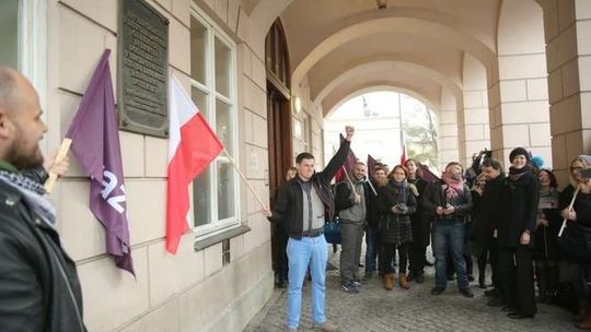Tu powstał rząd Ignacego Daszyńskiego. PPS i Razem upamiętniły rocznicę (zdjęcia)