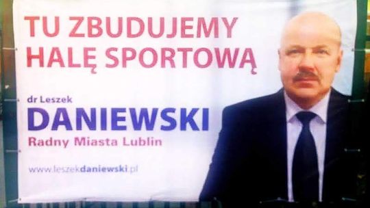 "Tu zbudujemy halę sportową. Kandydaci do Rady Miasta za blisko szkół