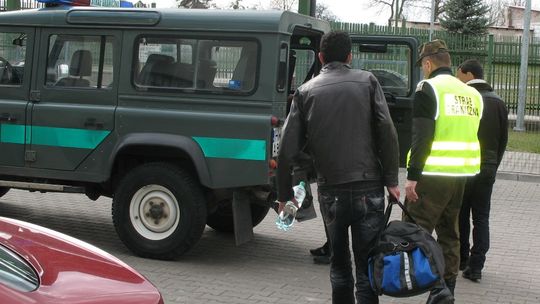 Turcy nielegalnie przekroczyli granicę, wędrowali w głąb kraju