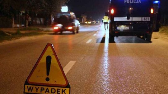 Turka: Pieszy wpadł pod samochód, są utrudnienia