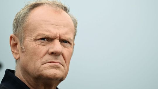 Tusk: cała odpowiedzialność za uszkodzenia domu w Wyrykach spada na Rosję