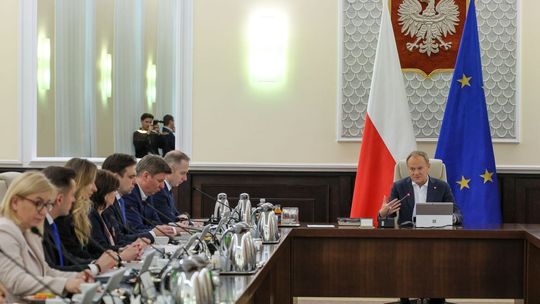 Tusk o wstrzymaniu amerykańskiej pomocy i dozbrajaniu Europy