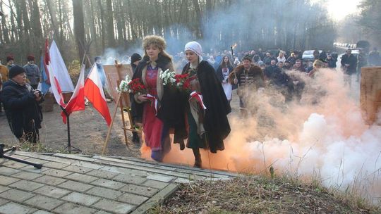 Tutaj pochowano powstańców styczniowych. Uroczystości w rocznicę [zdjęcia]