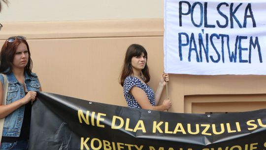 Twój Ruch: Klauzula sumienia to wojna z kobietami