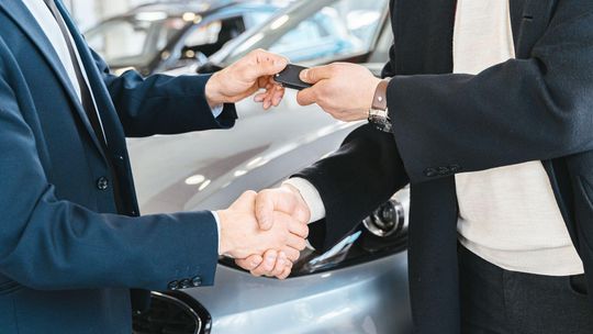 Twoje auto zostało u mechanika? Sprawdź, jak wypożyczalnia samochodów może uratować Twój urlop lub biznes!