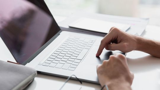 Tworzenie wielojęzycznej strony internetowej – narzędzia i wyzwania