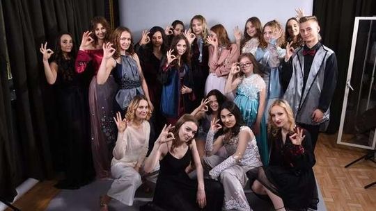 Tydzień mody w szkole po raz trzeci. Pokaz "Rozkwitnij na nowo"