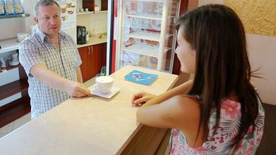 Tylko zdrowa żywność w szkołach? "Zarobią sklepy, my zbankrutujemy"