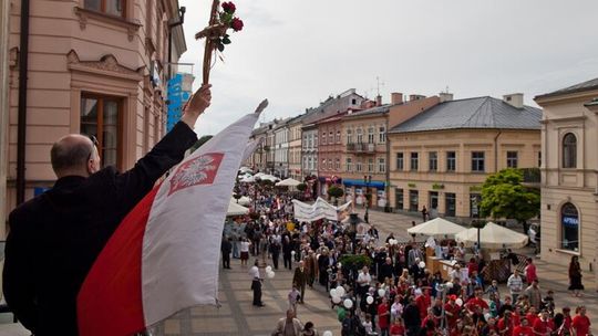 Tysiące osób na marszu życia w Lublinie (zdjęcia)