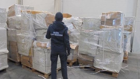 Tysiące podrabianych torebek z Chin przechwycone w Chełmie