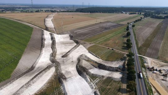 Tysiące ton stali i milion nasypów. Na obwodnicy Chełma robota idzie pełną parą 