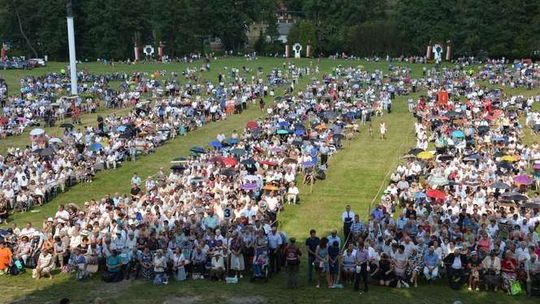 Tysiące wiernych pielgrzymowało do Wąwolnicy (zdjęcia)