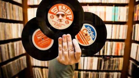 Tysiące Winyli w Podwórku