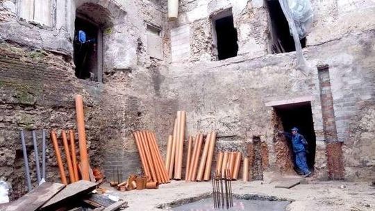 Tysiące znalezisk w kamienicy przy ul. Dominikańskiej. Powstanie tu hotel ze SPA