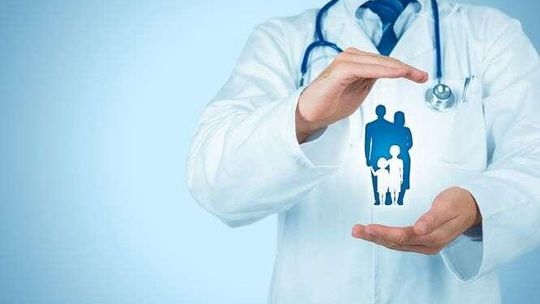 Ubezpieczenie zdrowotne - czy warto kupować na zimę?