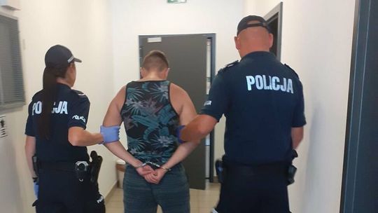 Ucieczka, pościg, potrącenie policjanta. To nie pierwszy jego grzech [wideo]