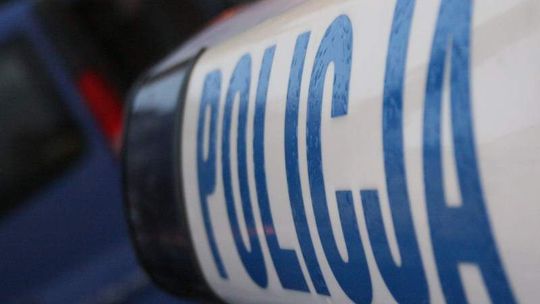 Ucieczka przed policją skończyła się na betonowym murze