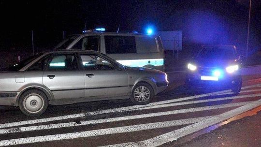 Uciekał przed policjantami przez trzy powiaty. Zatrzymał się dopiero na blokadzie