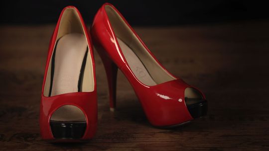 Uciekał przed policjantami w butach byłej dziewczyny