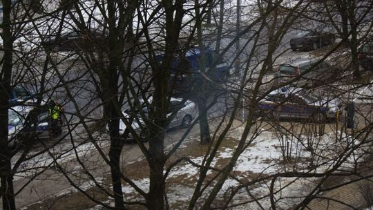 Uciekała Straży Miejskiej, wjechała w mundurowego