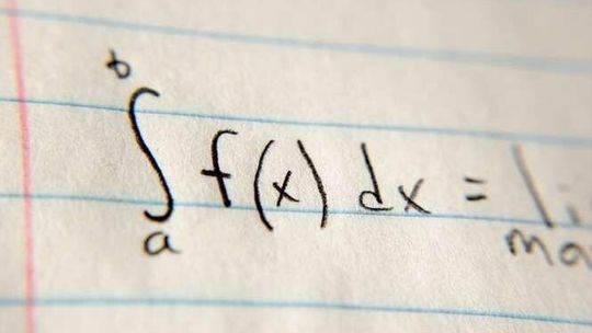 Uczą się na lekcjach i po lekcjach. Co oferują uniwersytety dziecięce i szkoły językowe?