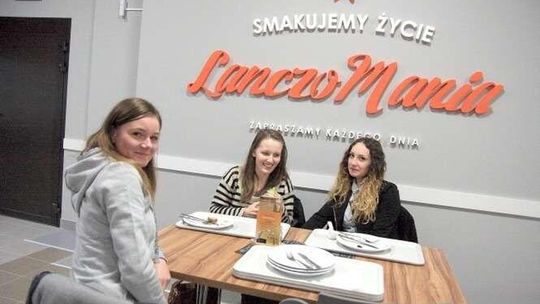 Uczelnia nie zamknęła stołówki, tylko ją wyremontowała. Żeby studenci zdrowo się żywili