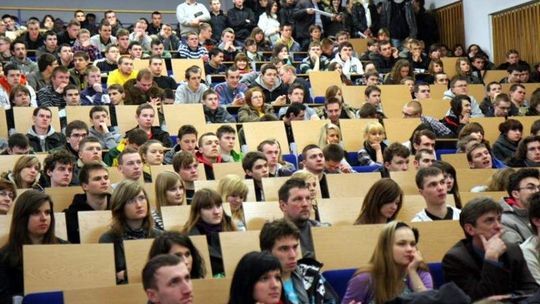 Uczelnie zaczynają łowy. Jak chcą przyciągnąć maturzystów?