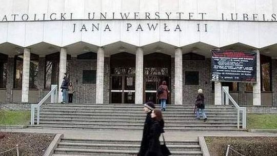 Uczestnicy protestów kobiet są kierowani podszeptami diabła. Tak mówi „etyk z KUL”, ale uczelnia się od niego odcina