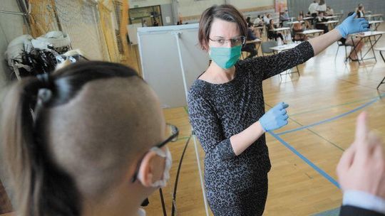 Uczniowie będą zdawać egzamin ósmoklasisty w innym terminie. To początek zmian